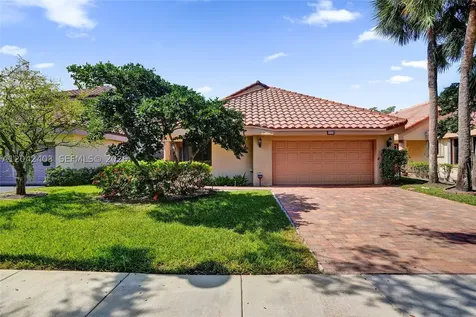9355 NW 18th Place Plantation FL 33322
