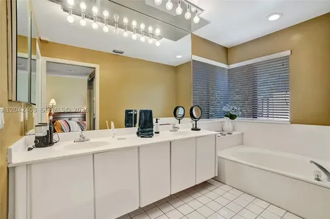 9355 NW 18th Place Plantation FL 33322