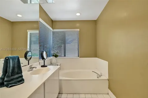9355 NW 18th Place Plantation FL 33322