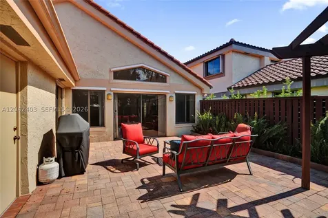 9355 NW 18th Place Plantation FL 33322