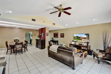 9355 NW 18th Place Plantation FL 33322