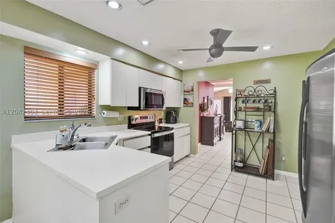 9355 NW 18th Place Plantation FL 33322