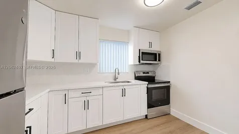 1670 W 42nd Street Hialeah FL 33012