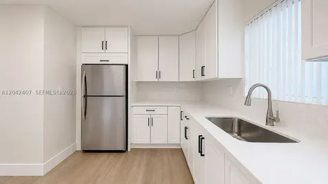 1670 W 42nd Street Hialeah FL 33012