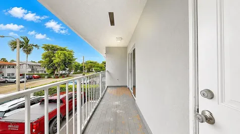 1670 W 42nd Street Hialeah FL 33012