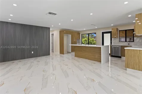 21330 NE 26 Avenue Aventura FL 33180
