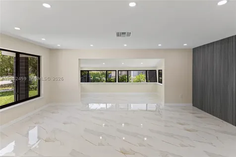 21330 NE 26 Avenue Aventura FL 33180