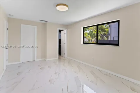 21330 NE 26 Avenue Aventura FL 33180
