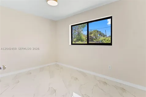 21330 NE 26 Avenue Aventura FL 33180