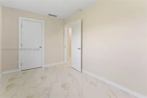 21330 NE 26 Avenue Aventura FL 33180