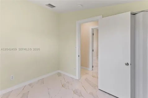 21330 NE 26 Avenue Aventura FL 33180