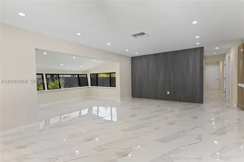 21330 NE 26 Avenue Aventura FL 33180