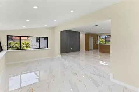 21330 NE 26 Avenue Aventura FL 33180