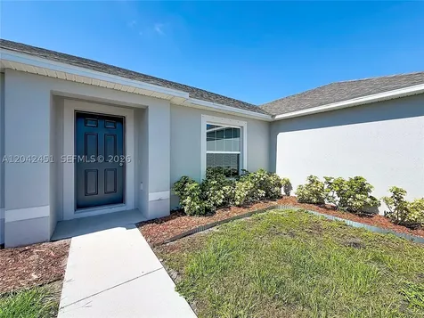 666 SW Jeanne Avenue Port St. Lucie FL 34953
