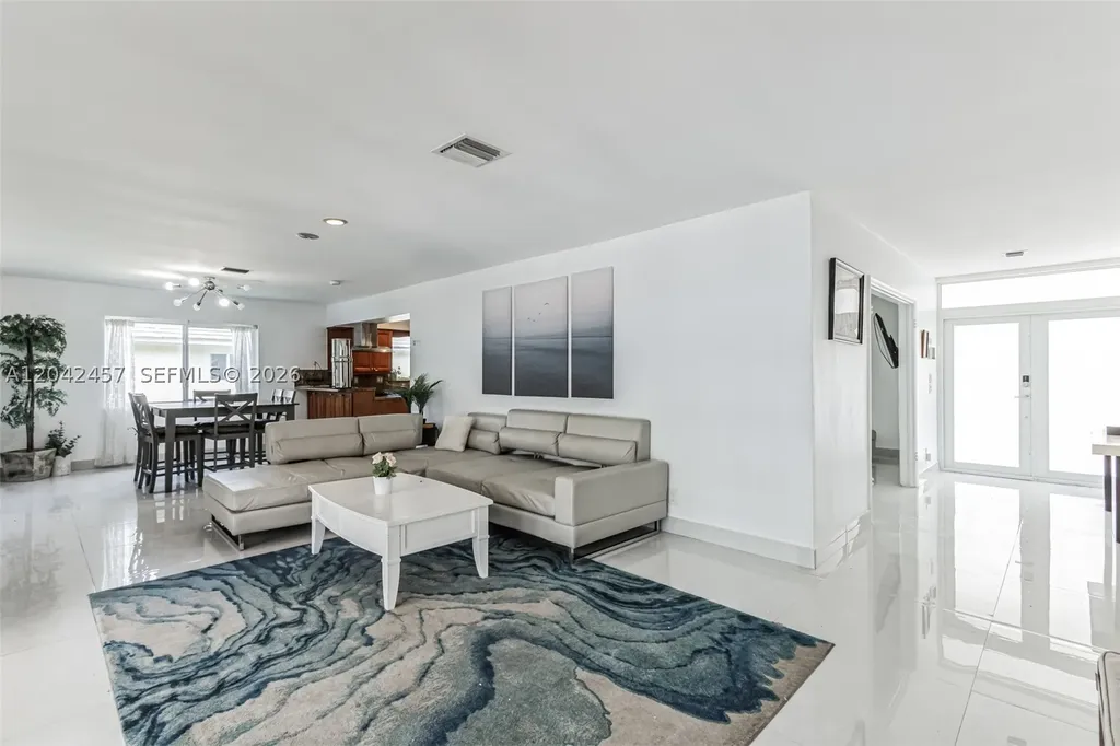 633 N Crescent Drive Hollywood FL 33021