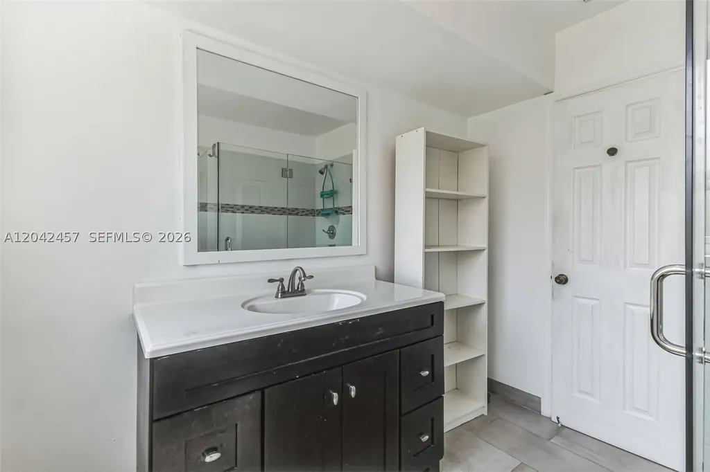 633 N Crescent Drive Hollywood FL 33021