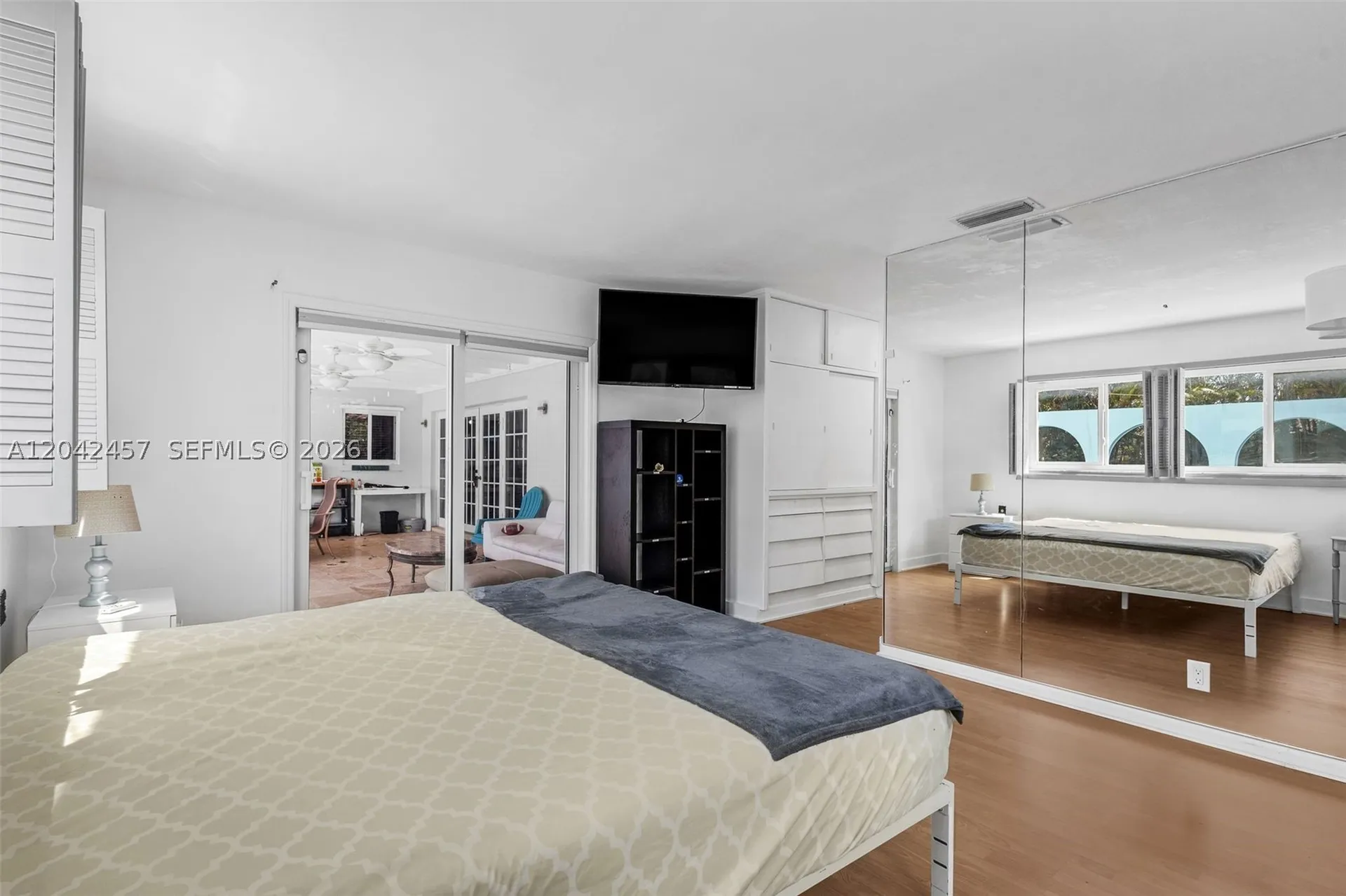 633 N Crescent Drive Hollywood FL 33021