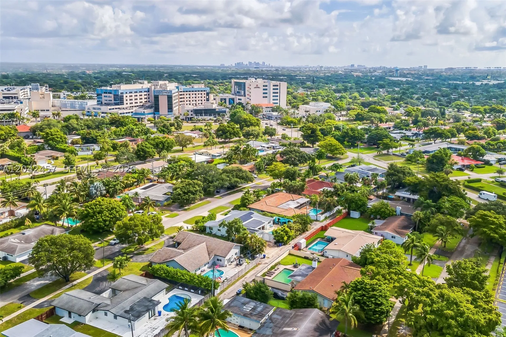 633 N Crescent Drive Hollywood FL 33021