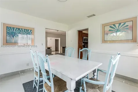 633 N Crescent Drive Hollywood FL 33021