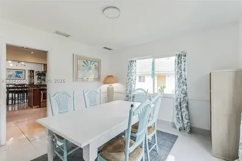 633 N Crescent Drive Hollywood FL 33021