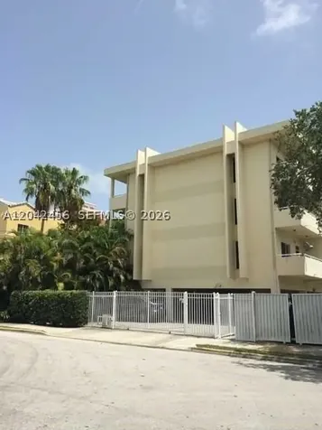 5839 SW 74th Terrace South Miami FL 33143