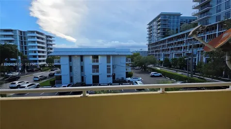 5839 SW 74th Terrace South Miami FL 33143