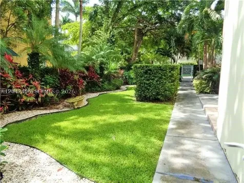 5839 SW 74th Terrace South Miami FL 33143