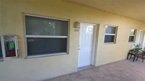 5839 SW 74th Terrace South Miami FL 33143