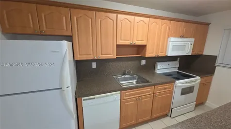 5839 SW 74th Terrace South Miami FL 33143