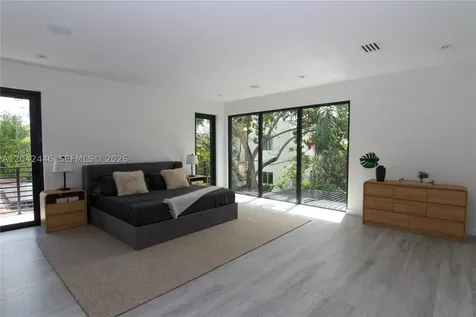 3540 Oak Avenue Miami FL 33133