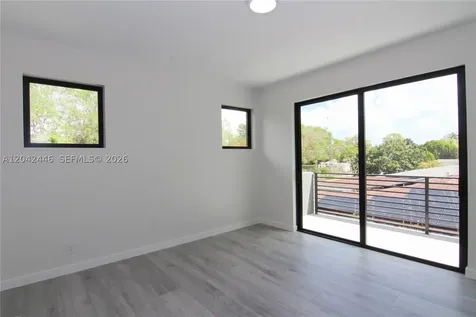 3540 Oak Avenue Miami FL 33133