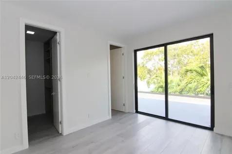 3540 Oak Avenue Miami FL 33133