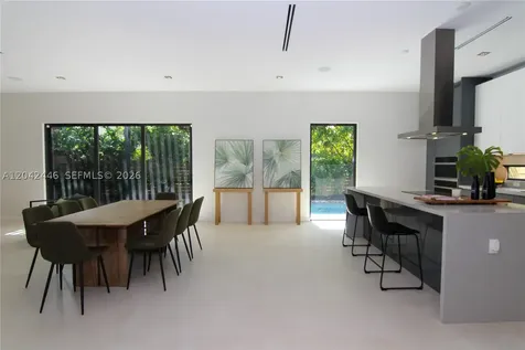 3540 Oak Avenue Miami FL 33133