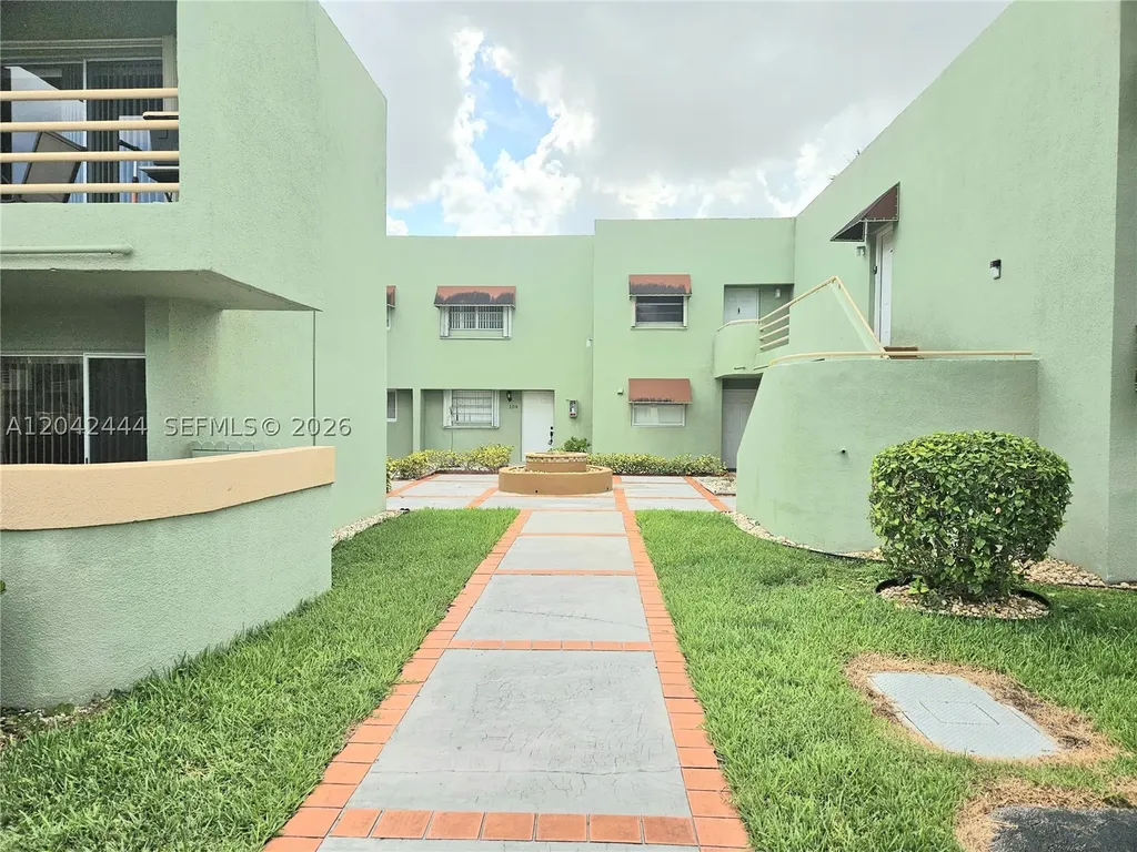 11071 NW 7th Street Miami FL 33172