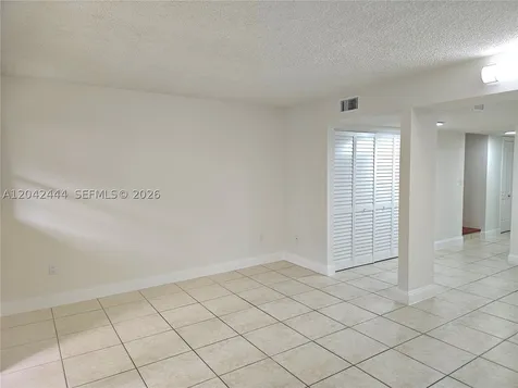 11071 NW 7th Street Miami FL 33172