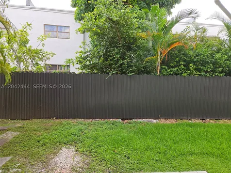 11071 NW 7th Street Miami FL 33172