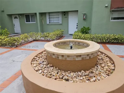 11071 NW 7th Street Miami FL 33172