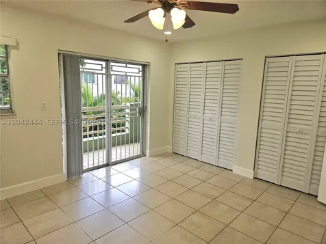 11071 NW 7th Street Miami FL 33172