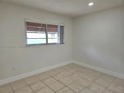 11071 NW 7th Street Miami FL 33172