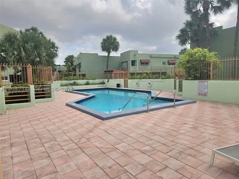 11071 NW 7th Street Miami FL 33172