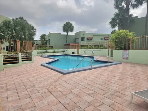 11071 NW 7th Street Miami FL 33172