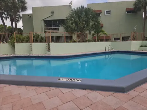 11071 NW 7th Street Miami FL 33172