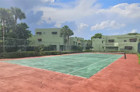 11071 NW 7th Street Miami FL 33172