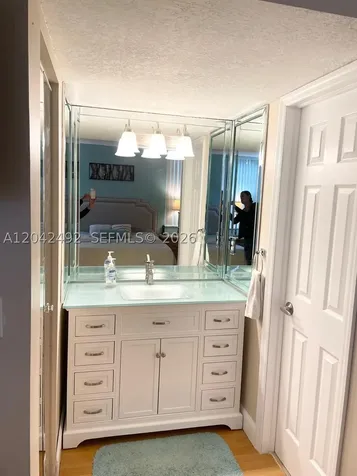 9520 Seagrape Drive Davie FL 33324
