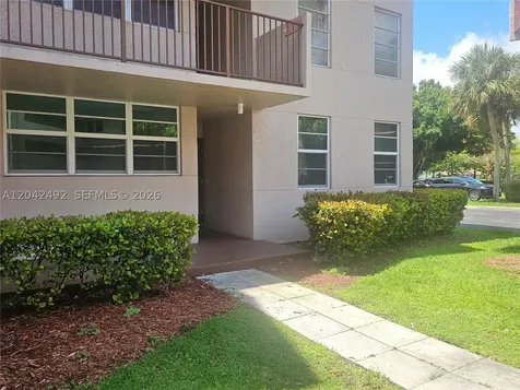 9520 Seagrape Drive Davie FL 33324