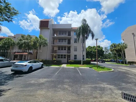 9520 Seagrape Drive Davie FL 33324