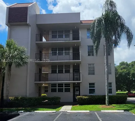 9520 Seagrape Drive Davie FL 33324