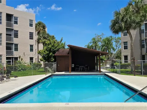 9520 Seagrape Drive Davie FL 33324