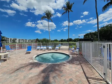 9520 Seagrape Drive Davie FL 33324