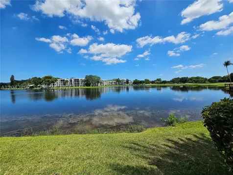 9520 Seagrape Drive Davie FL 33324